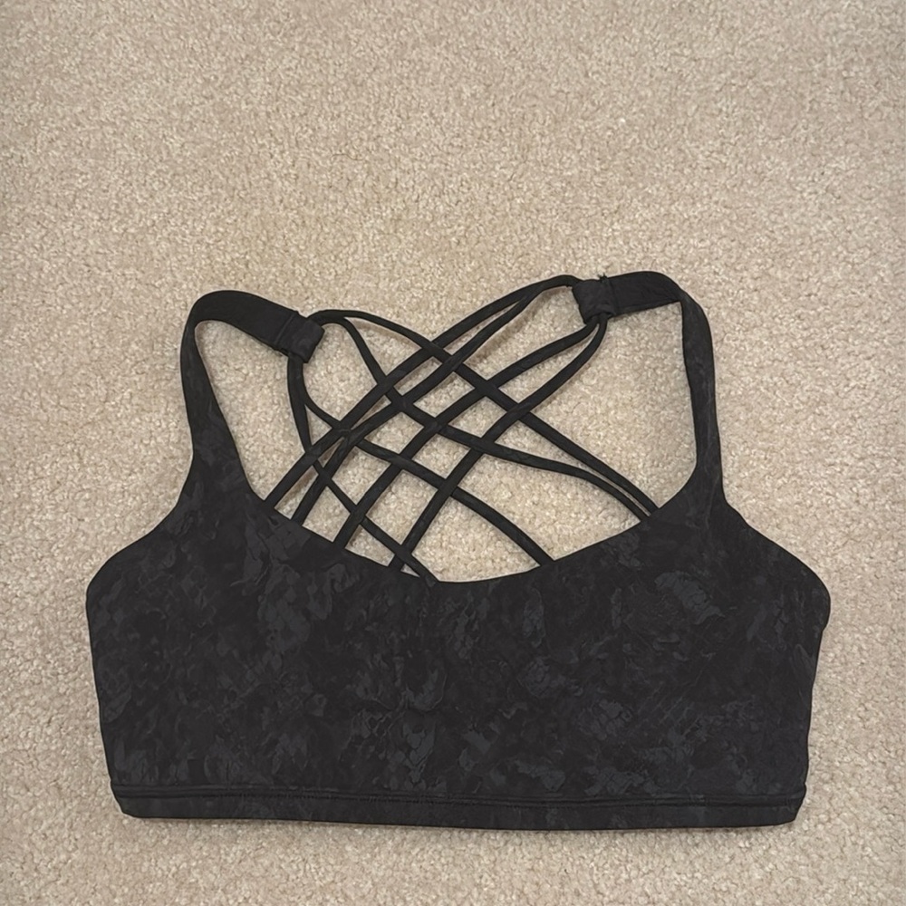 Lululemon free to be bra